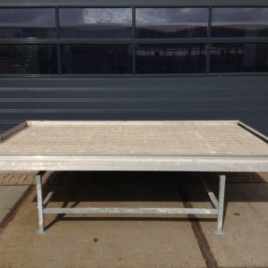 Benches 3.040x1.750 mm. 1